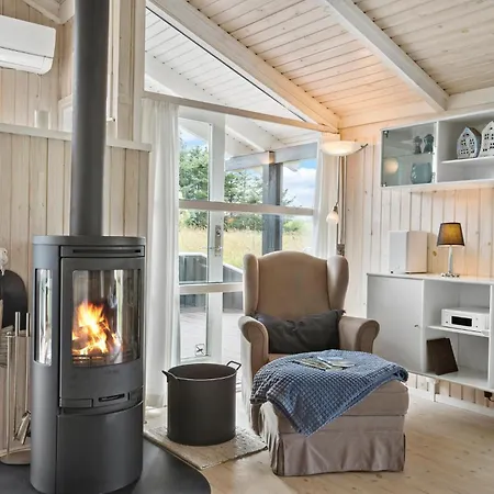 Gorgeous Home In Hirtshals With Sauna 度假居