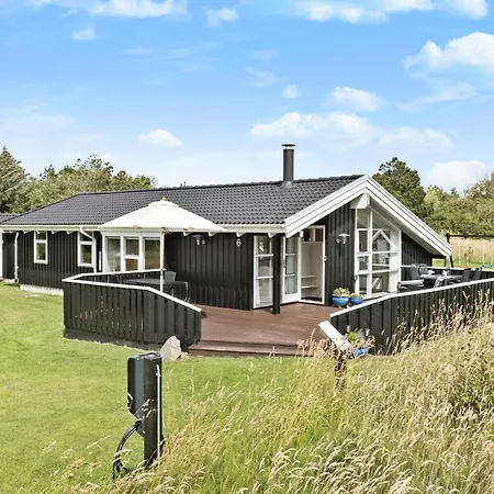4 Bedroom Pet Friendly In